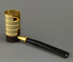 Tsuge with gold windshield