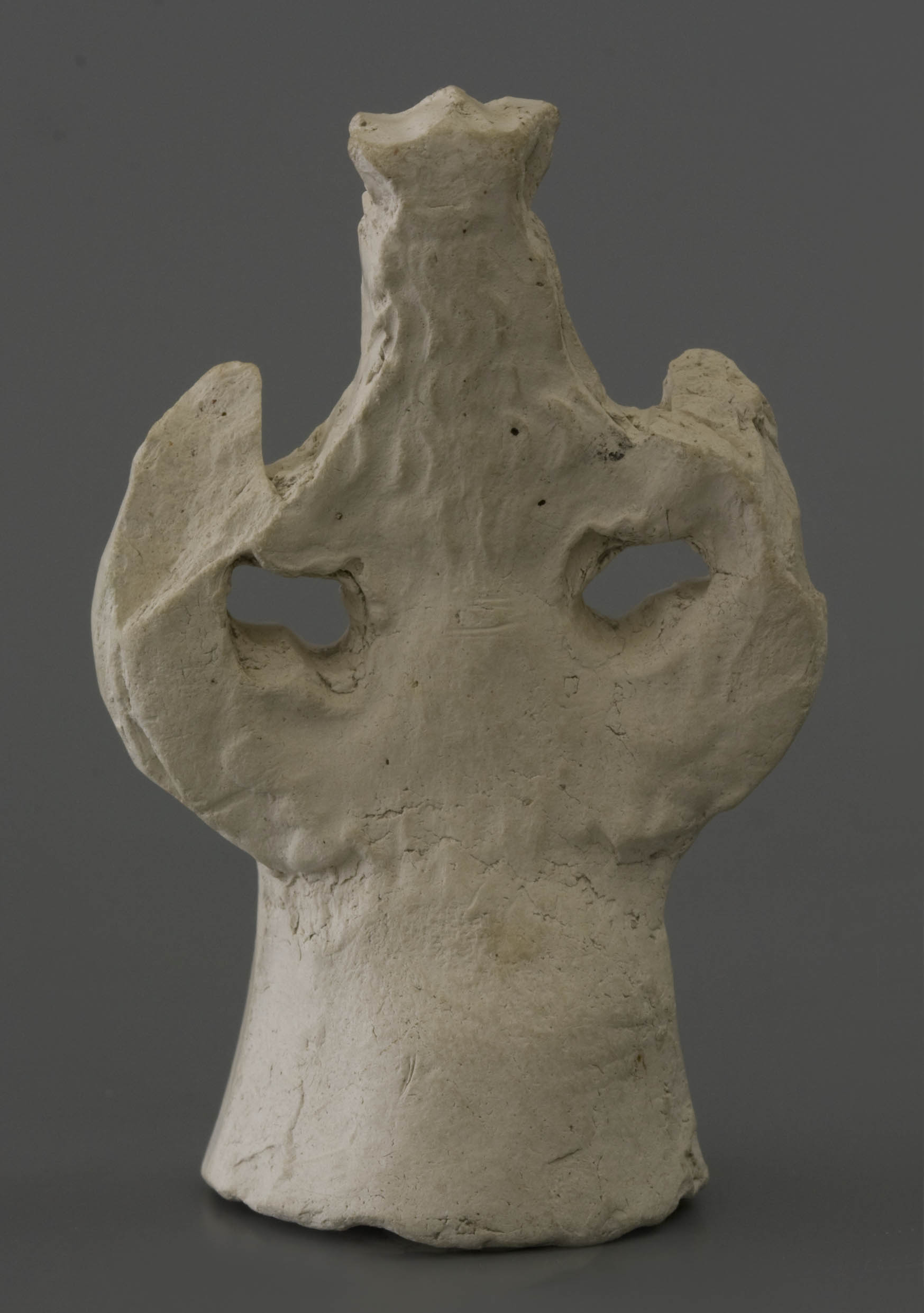 04-17.354-pipeclay-figurine-woman-2