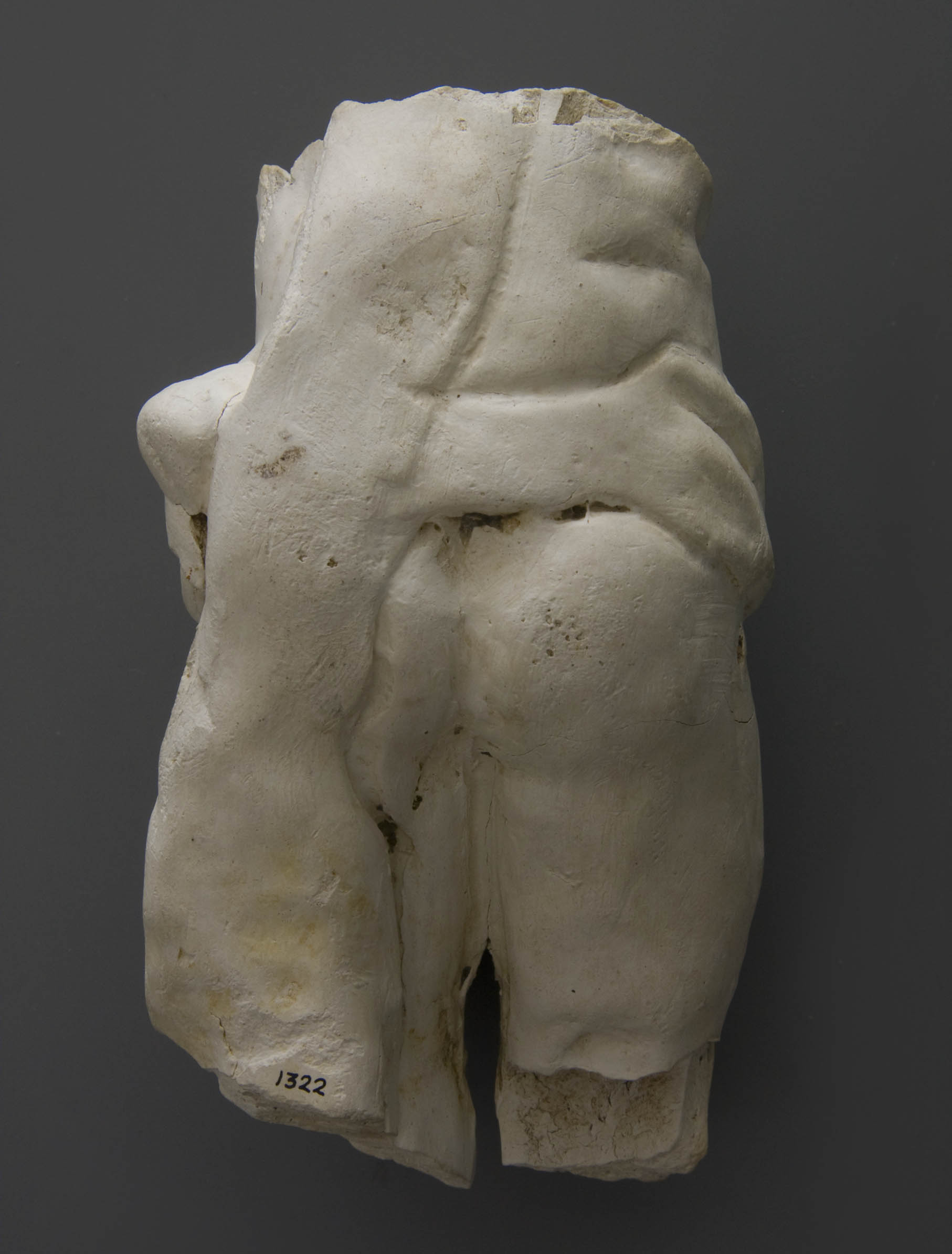 05-01.322-pipeclay-figurine-corpus-2