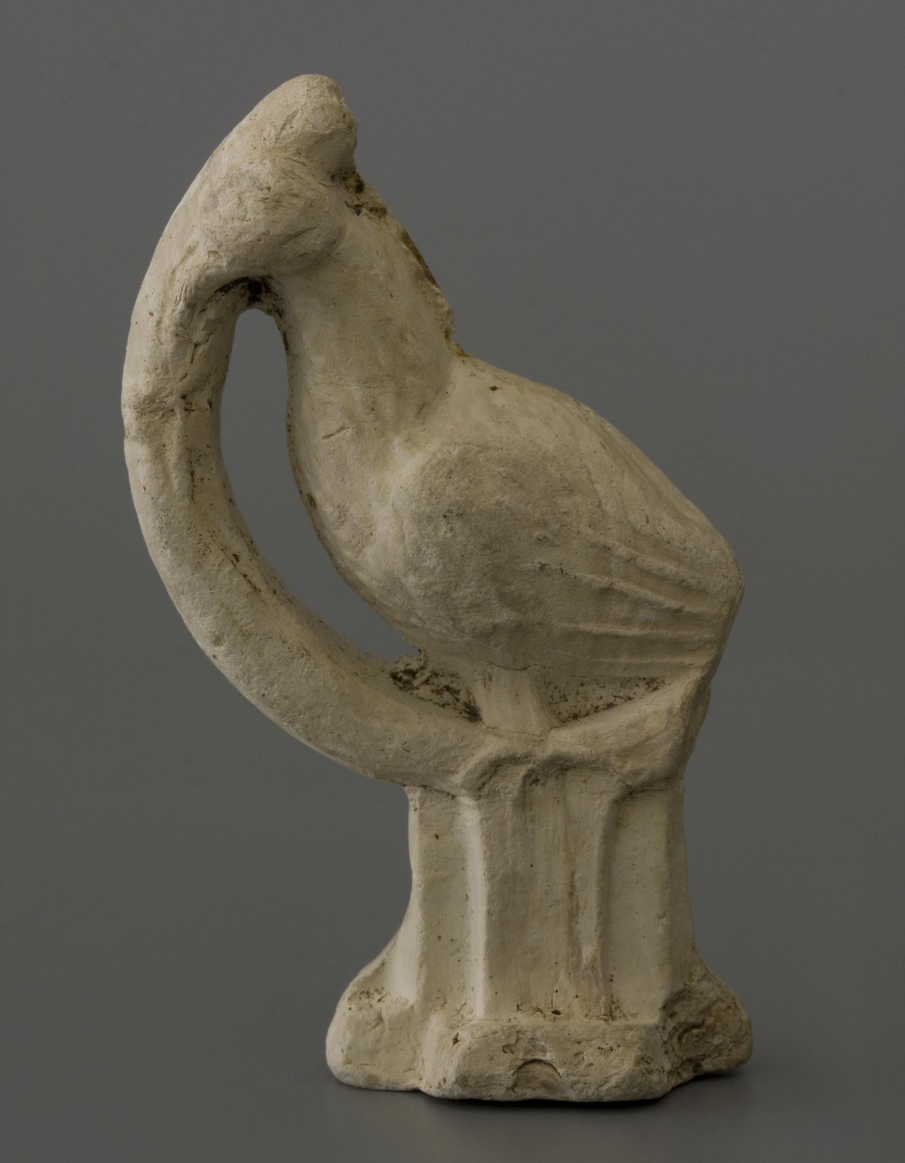 19-03.701-pipeclay-figurine-parrot-1