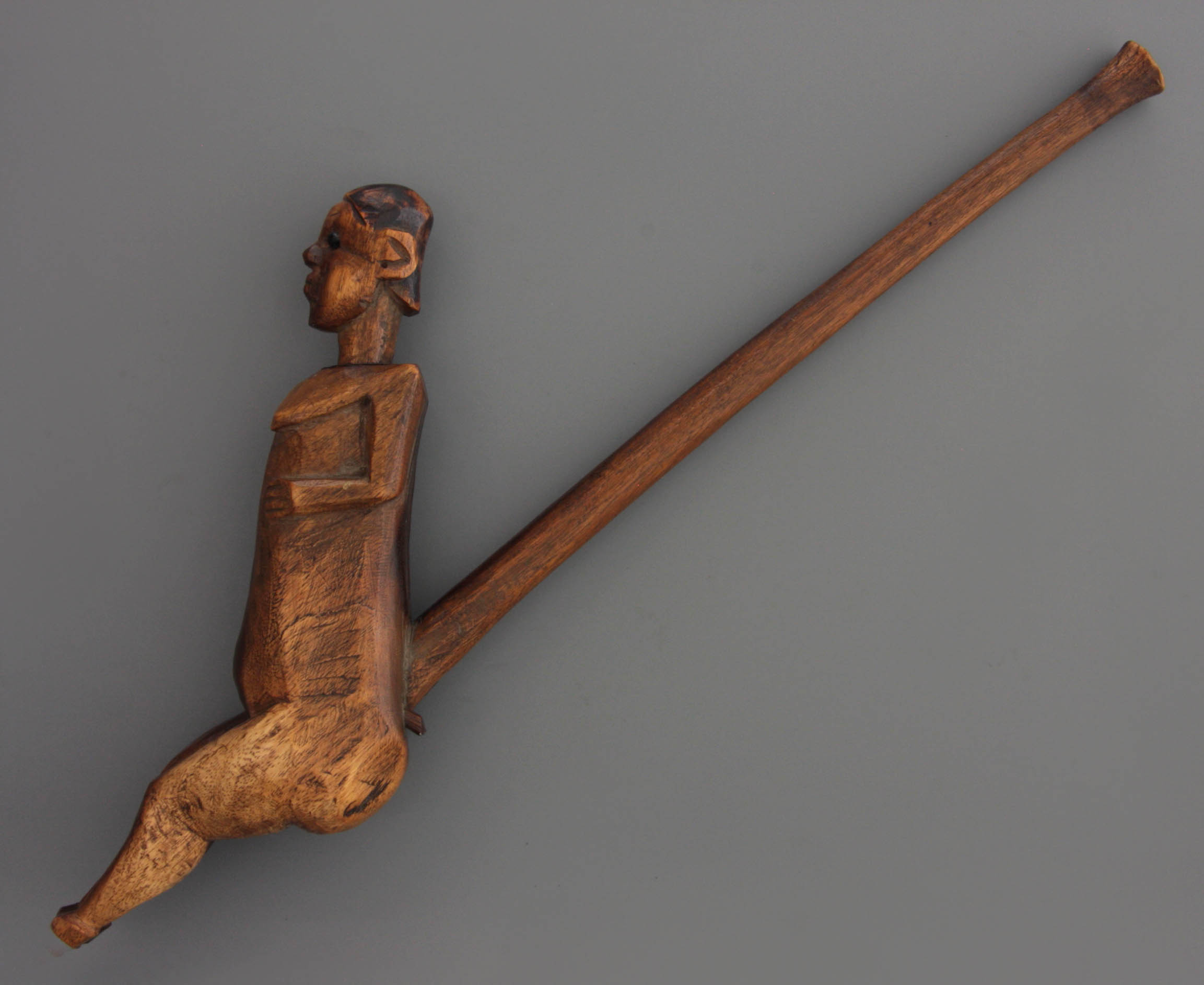 13-18.716-south-africa-xhosa-figural-tobacco-pipe-01