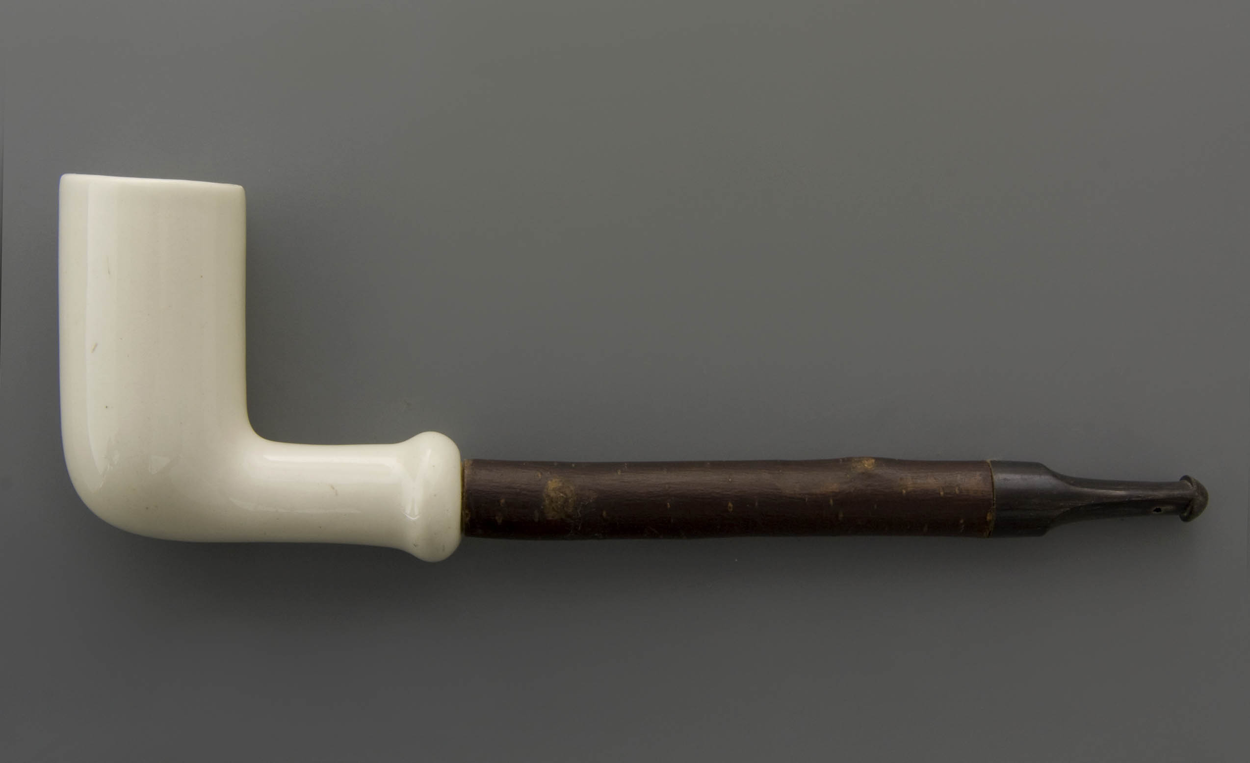 17-17.854-ceramic-goedewaagen-mystery-pipe