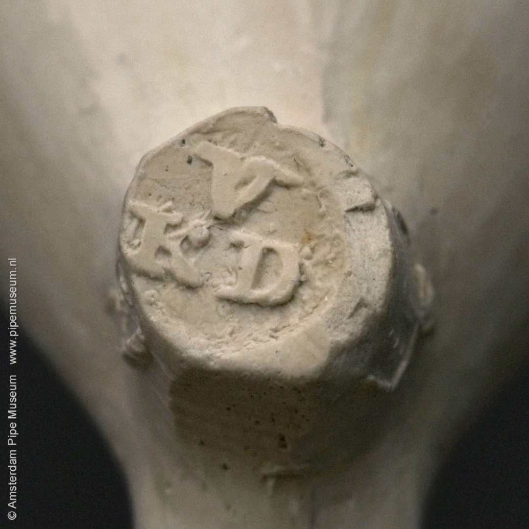 Afb. 11. Hielmerk KVD.