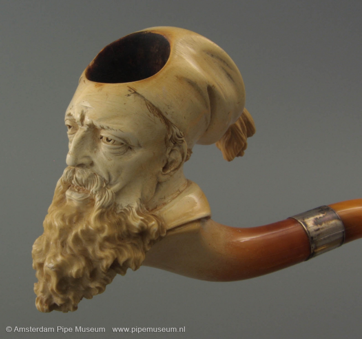 093-17.063-meerschaum-tobacco-pipe-bearded-man-05