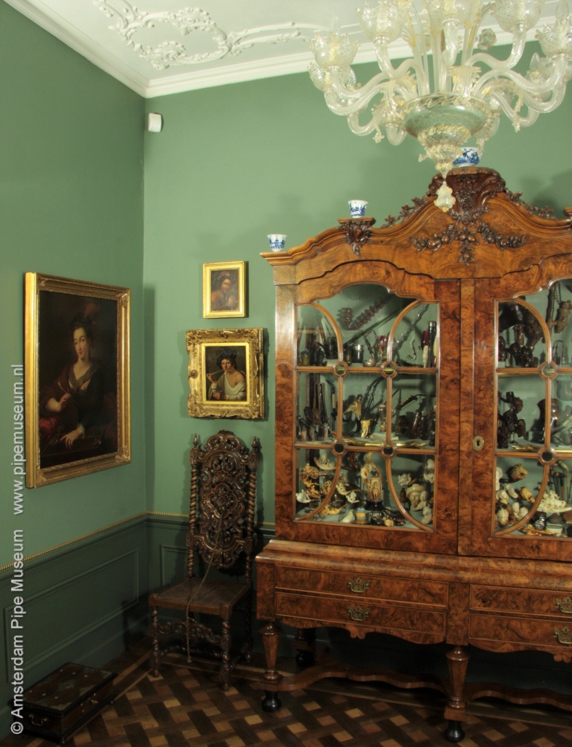11-pijpenkabinet-voorkamer