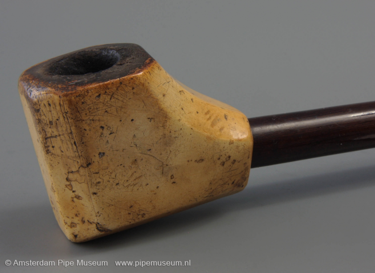 044-19.896-meerschaum-tobacco-pipe-cubic-3