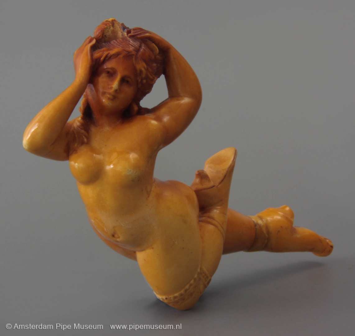 100-17.741-meerschaum-naked-woman-4